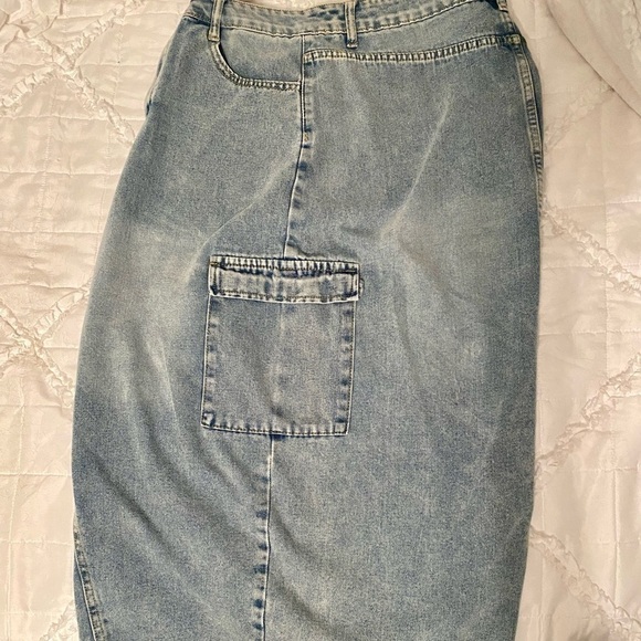 🌸Pocket Patched Asymmetrical Hem Skirt💙 - Picture 6 of 8